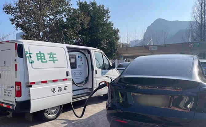商城汽车搭电